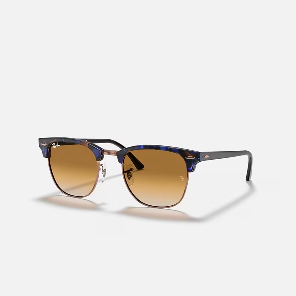 Ray Ban Clubmaster Fleck Sunglassess

In excellent condition!